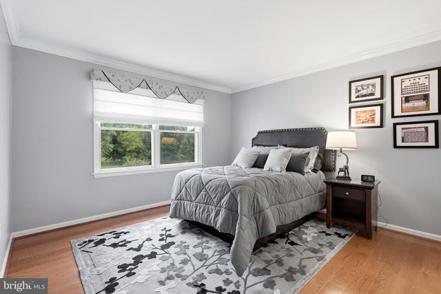 28 W PERIWINKLE LN, Newark, DE 19711