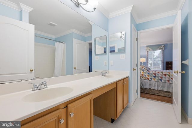 28 W PERIWINKLE LN, Newark, DE 19711