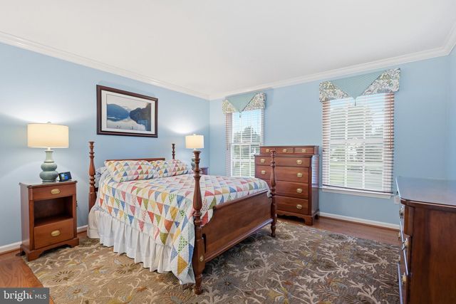 28 W PERIWINKLE LN, Newark, DE 19711