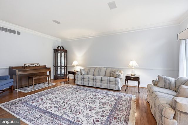 28 W PERIWINKLE LN, Newark, DE 19711