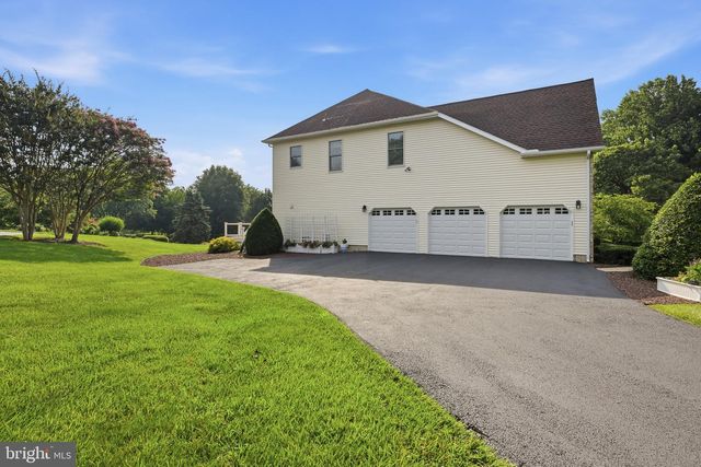 28 W PERIWINKLE LN, Newark, DE 19711