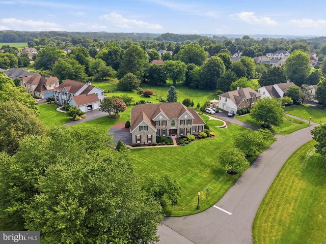 28 W PERIWINKLE LN, Newark, DE 19711