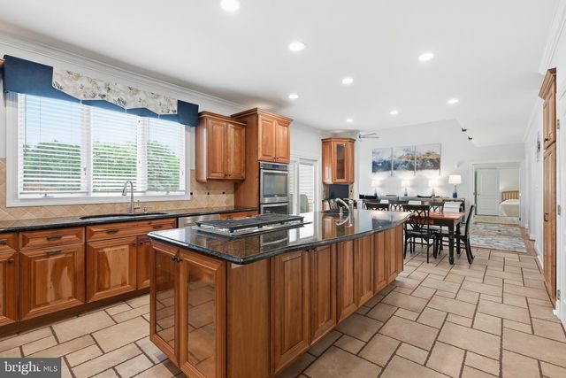 28 W PERIWINKLE LN, Newark, DE 19711