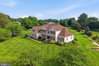 28 W PERIWINKLE LN, Newark, DE 19711