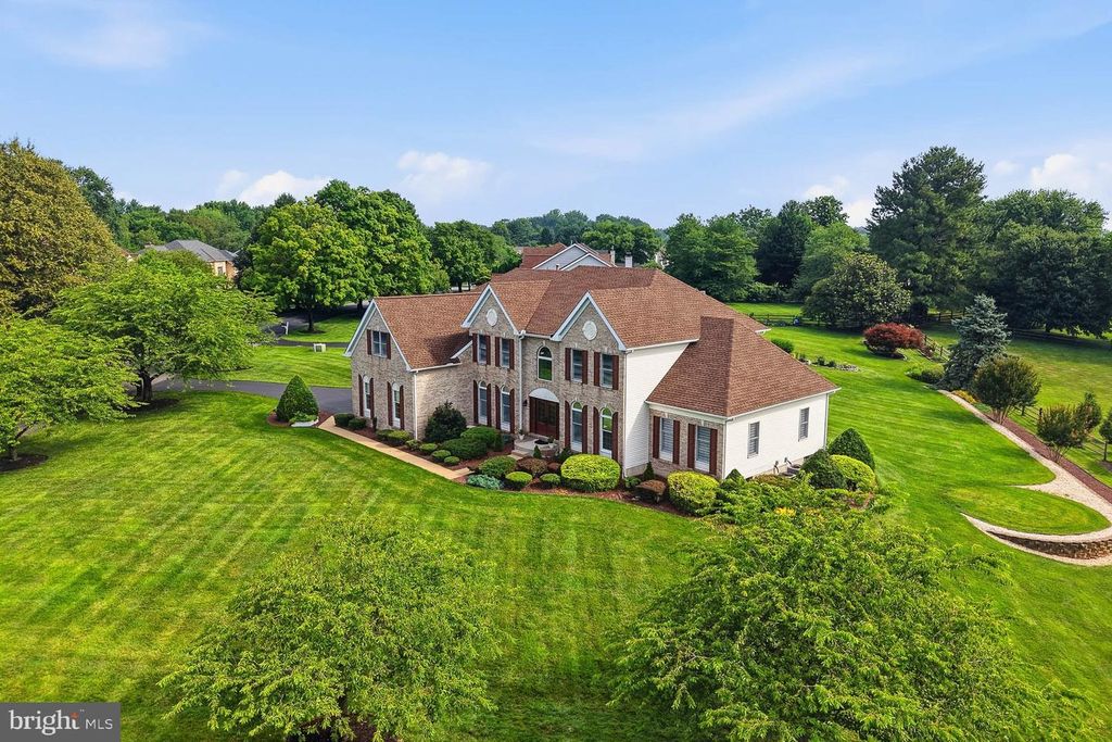 28 W PERIWINKLE LN, Newark, DE 19711