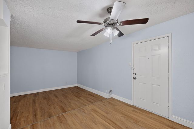 6814 Trail Lake Drive B, Fort Worth, TX 76133