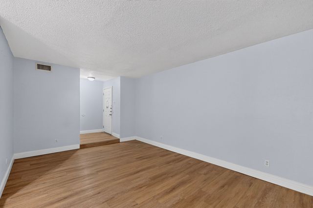 6814 Trail Lake Drive B, Fort Worth, TX 76133