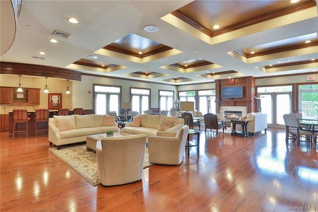 1415 ROUND POINTE Drive, Haverstraw, NY 10927