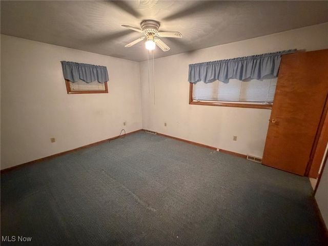 594 Center Street W, Warren, OH 44481