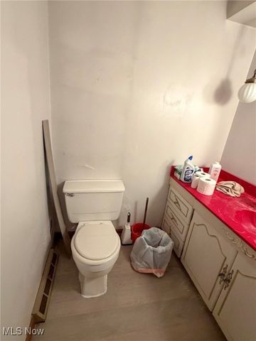 594 Center Street W, Warren, OH 44481