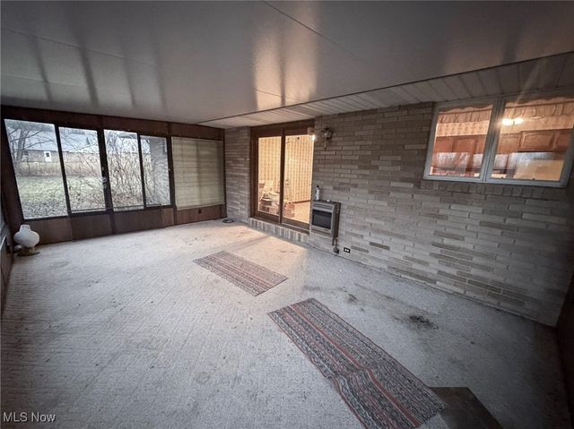 594 Center Street W, Warren, OH 44481