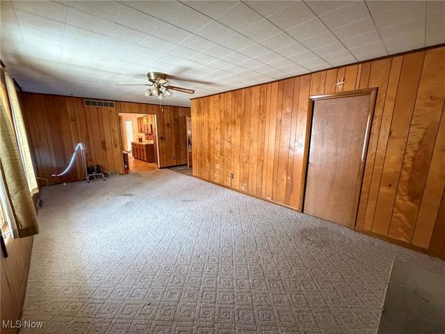 594 Center Street W, Warren, OH 44481