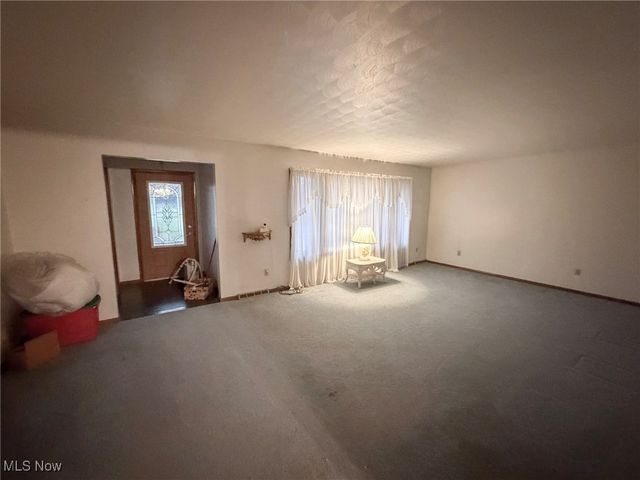 594 Center Street W, Warren, OH 44481