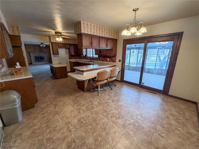 594 Center Street W, Warren, OH 44481