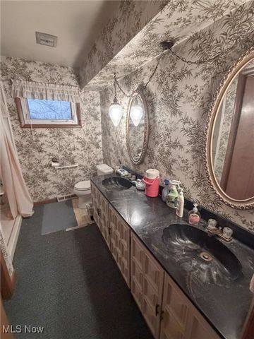 594 Center Street W, Warren, OH 44481