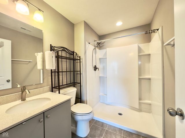 3890 Presidents Lane, Greenwood, IN 46142