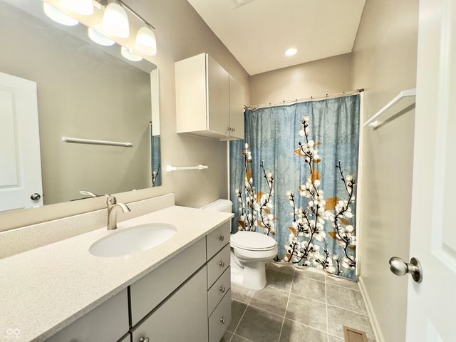 3890 Presidents Lane, Greenwood, IN 46142