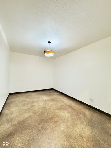 3890 Presidents Lane, Greenwood, IN 46142