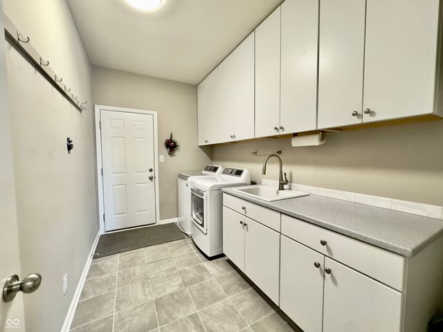 3890 Presidents Lane, Greenwood, IN 46142