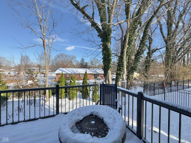 3890 Presidents Lane, Greenwood, IN 46142