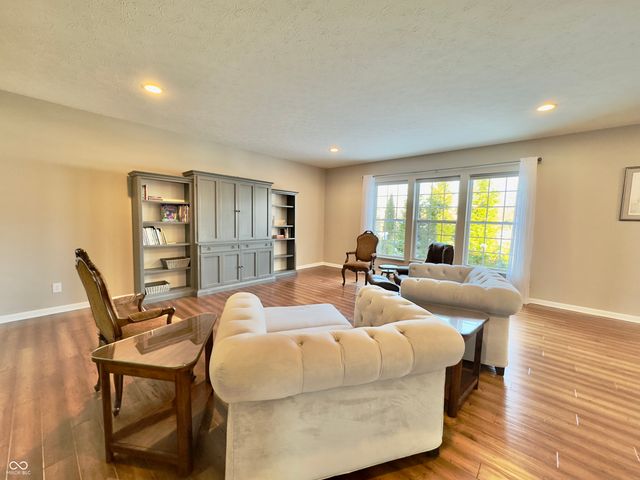 3890 Presidents Lane, Greenwood, IN 46142