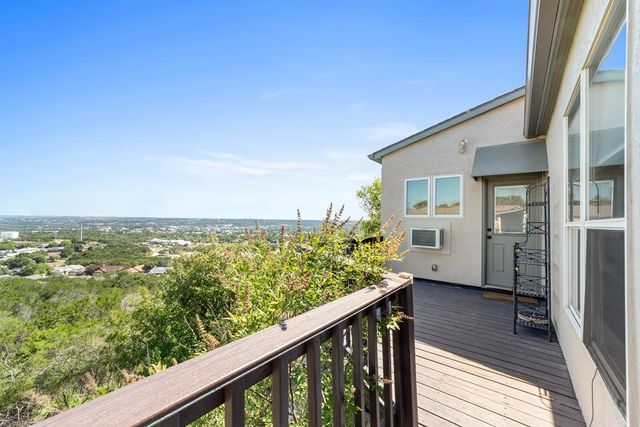 1008 Edinburgh, Kerrville, TX 78028