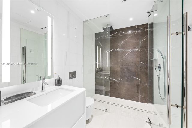 300 Biscayne Boulevard Way 901E, Miami, FL 33131