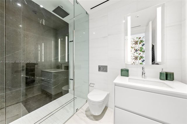 300 Biscayne Boulevard Way 901E, Miami, FL 33131