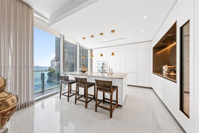 300 Biscayne Boulevard Way 901E, Miami, FL 33131