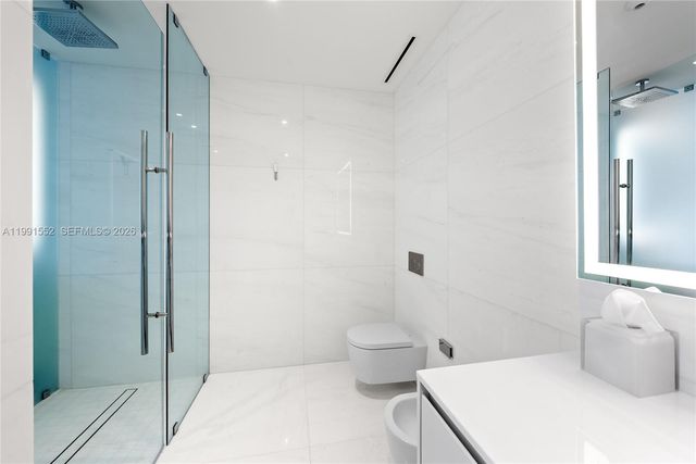 300 Biscayne Boulevard Way 901E, Miami, FL 33131