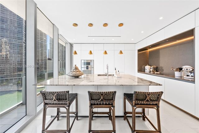 300 Biscayne Boulevard Way 901E, Miami, FL 33131