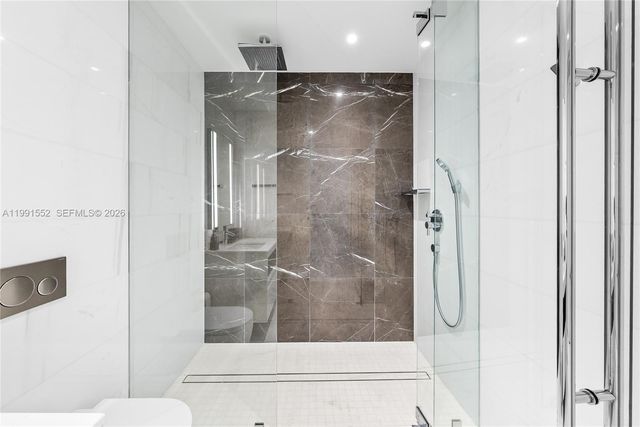 300 Biscayne Boulevard Way 901E, Miami, FL 33131