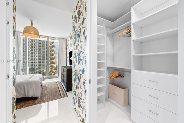 300 Biscayne Boulevard Way 901E, Miami, FL 33131