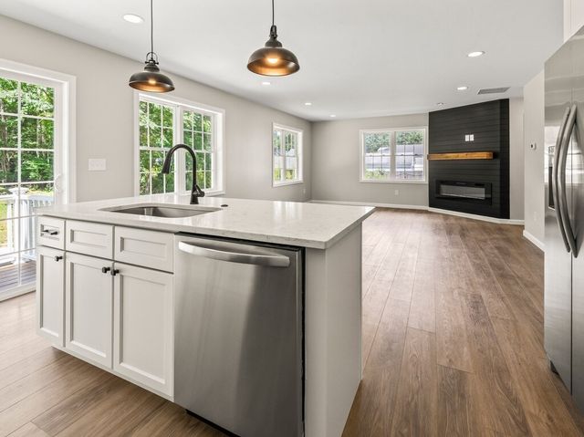 93 Rockland Road 2, Auburn, MA 01501