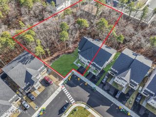 24 Golders Green Road, Lakewood, NJ 08701