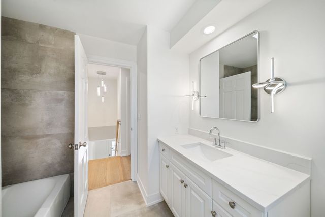 2508 W Atlantic Avenue, Waukegan, IL 60085