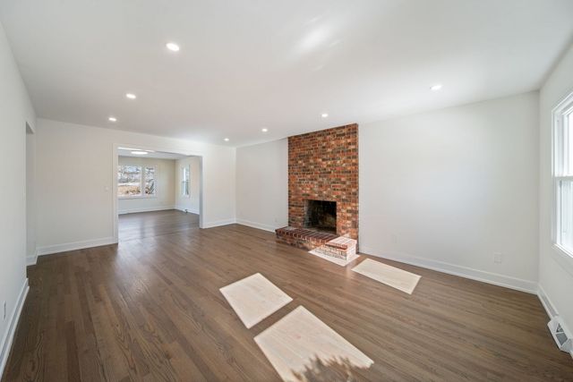 2508 W Atlantic Avenue, Waukegan, IL 60085