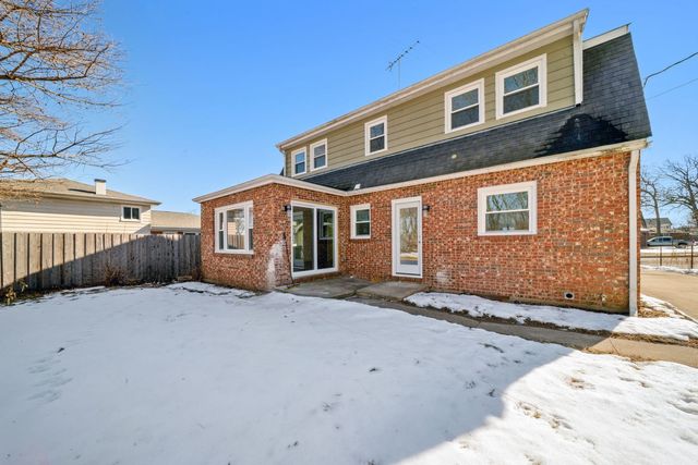 2508 W Atlantic Avenue, Waukegan, IL 60085