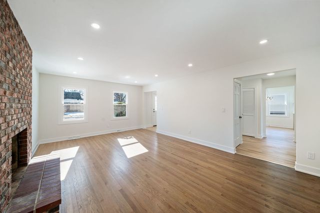 2508 W Atlantic Avenue, Waukegan, IL 60085