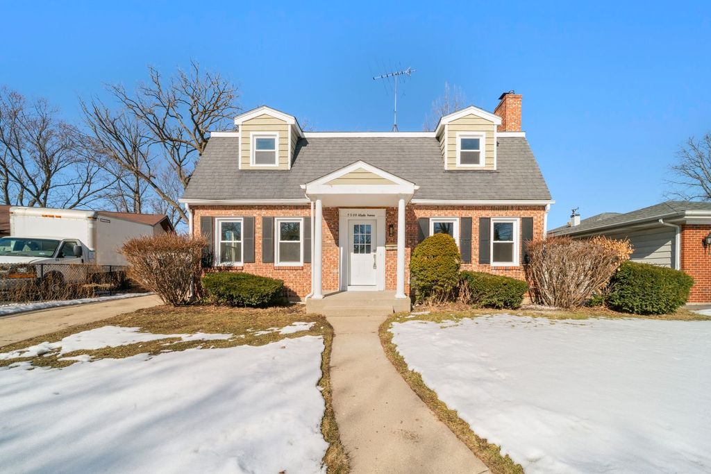 2508 W Atlantic Avenue, Waukegan, IL 60085