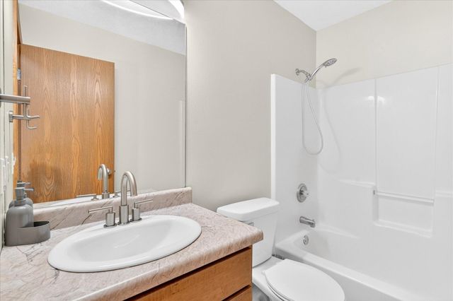 1623 N Engel Avenue, Springfield, MO 65803