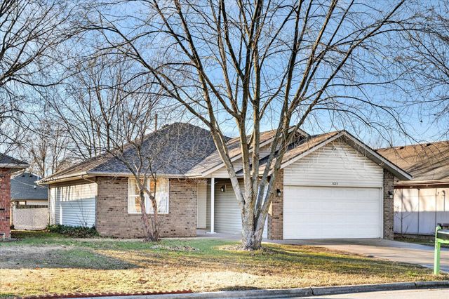1623 N Engel Avenue, Springfield, MO 65803