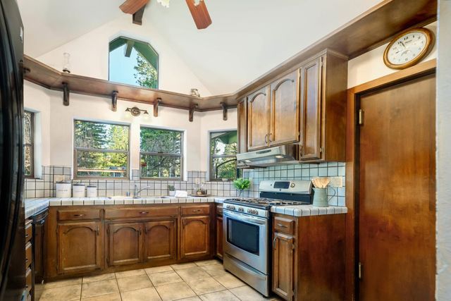 13936 Downwind Ct, Grass Valley, CA 95945