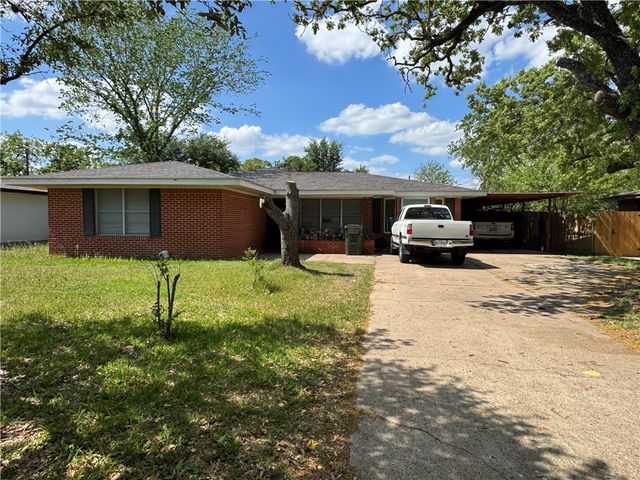 208 Helena Street, Bryan, TX 77801