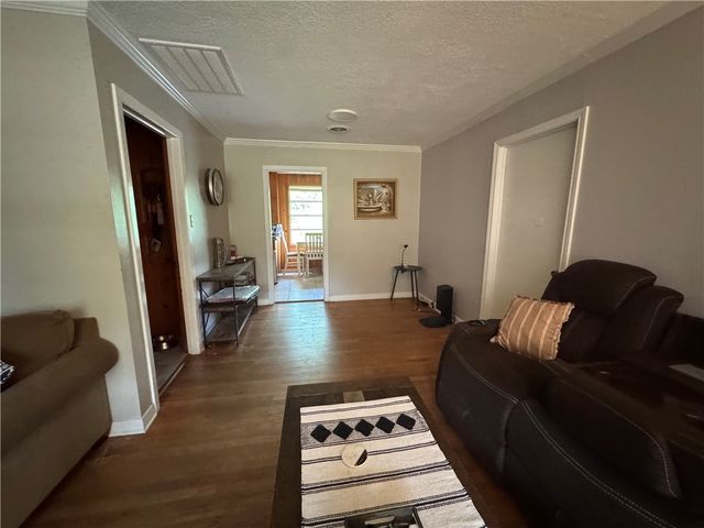 208 Helena Street, Bryan, TX 77801