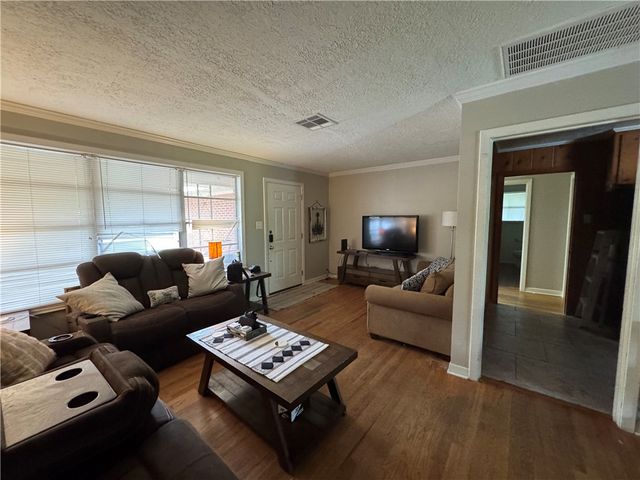 208 Helena Street, Bryan, TX 77801