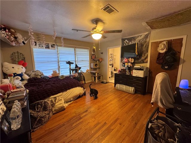 208 Helena Street, Bryan, TX 77801