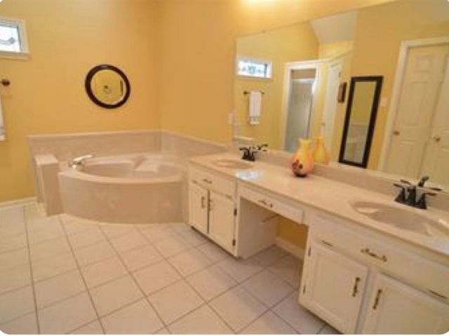 2950 BOYINGTON COVE CV, Lakeland, TN 38002