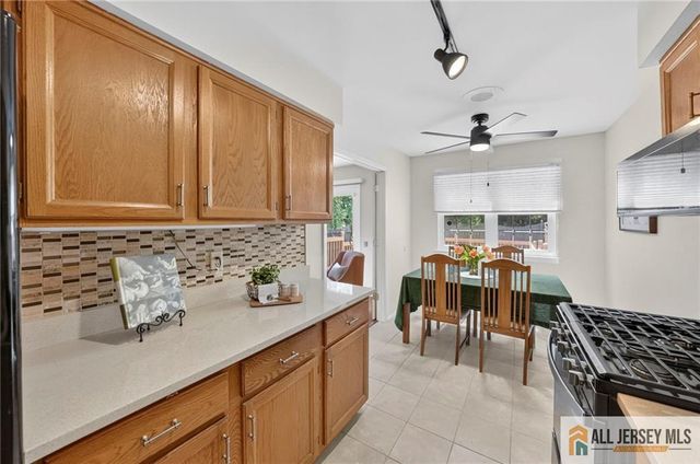 18 Estate Road, Hillsborough, NJ 08844