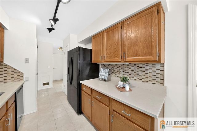 18 Estate Road, Hillsborough, NJ 08844